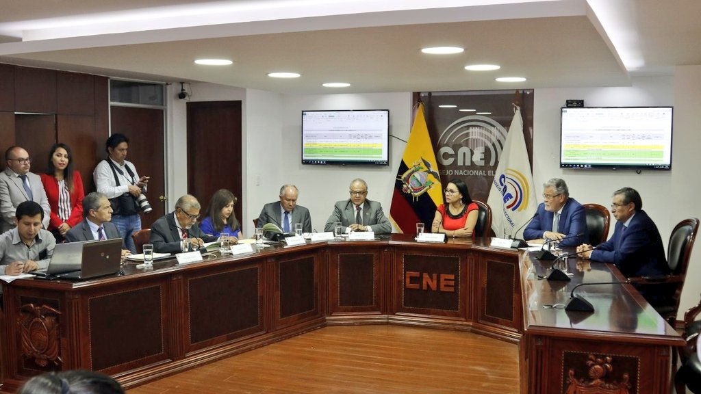 Elecciones del 2021 se adelantan para el 7 de febrero