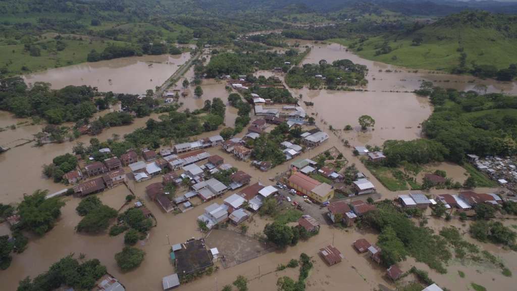 En emergencia cantón Santa Ana tras inundaciones