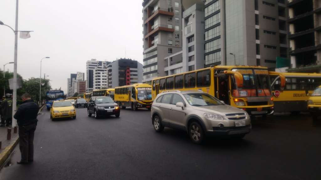 Transportistas escolares se movilizaron en Quito