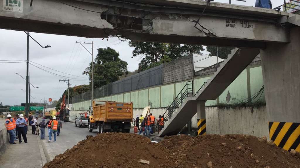 24 horas para desmontar parte de paso peatonal en Ceibos