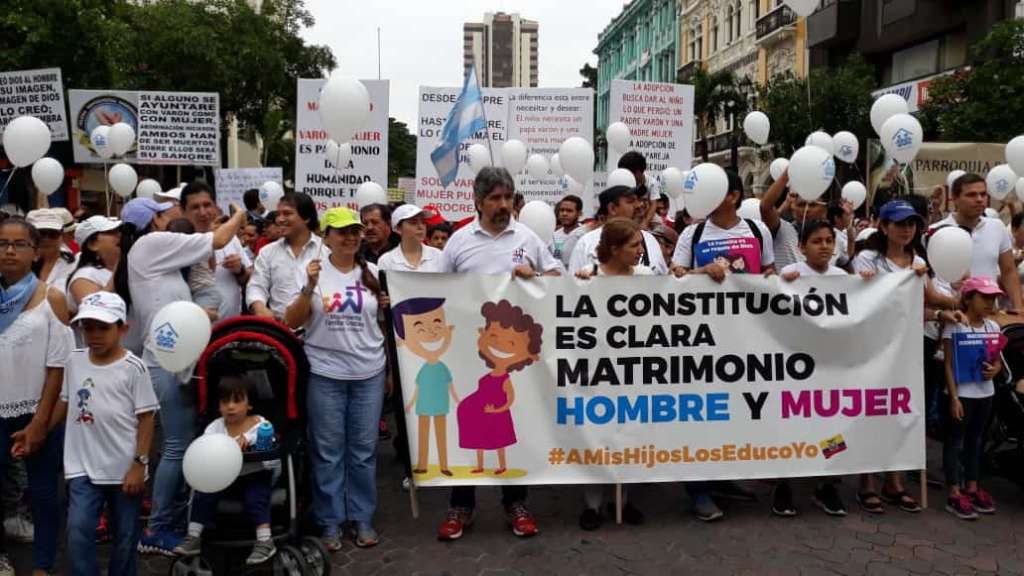 Marchas en Guayaquil y Quito contra matrimonio igualitario