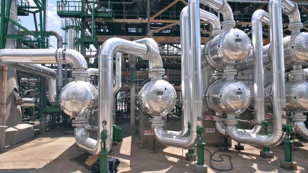 Analistas: Nueva refinería debe evitar fracasos económicos