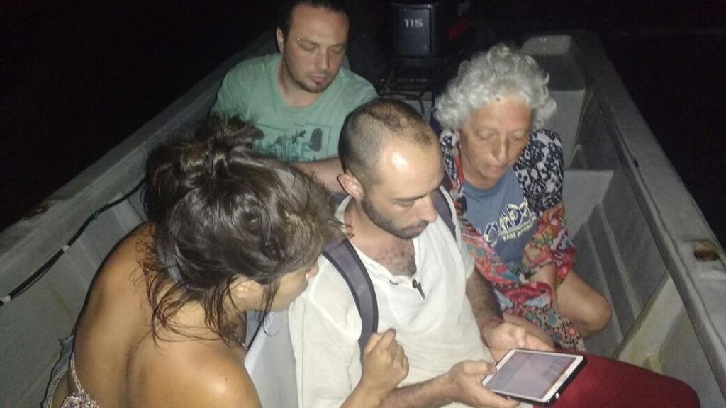 Rescatan a un grupo de turistas varados en una isla de Esmeraldas