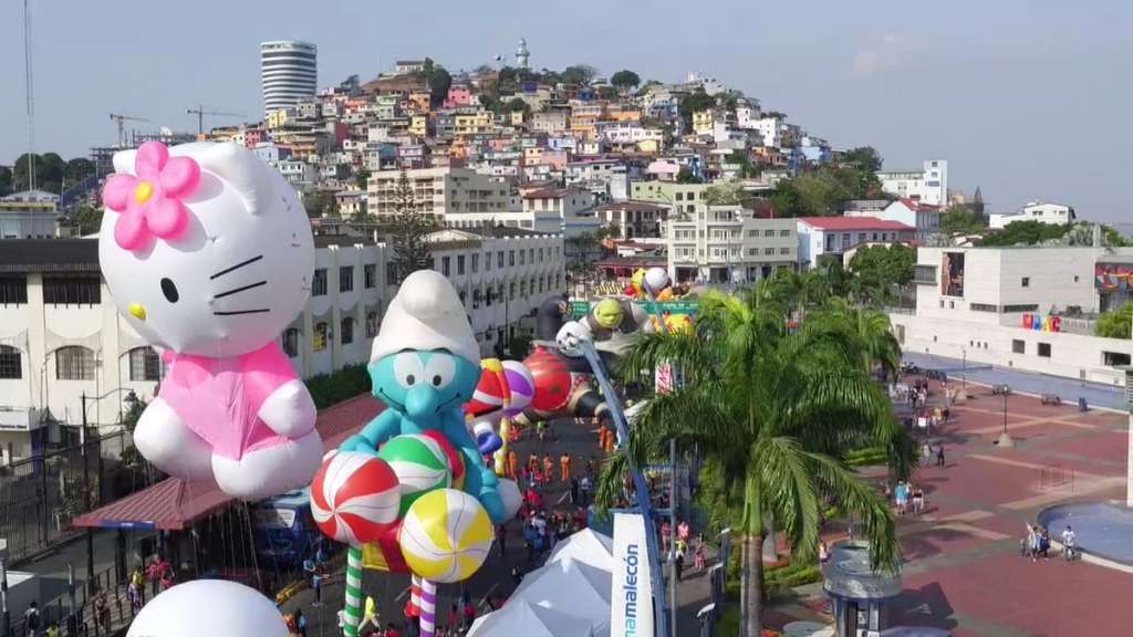 Guayaquil vivió el desfile de globos a lo neoyorquino