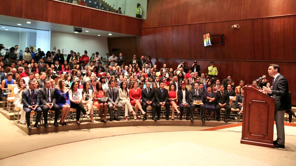 Asambleístas nacionales, del exterior y andinos reciben sus credenciales en Quito