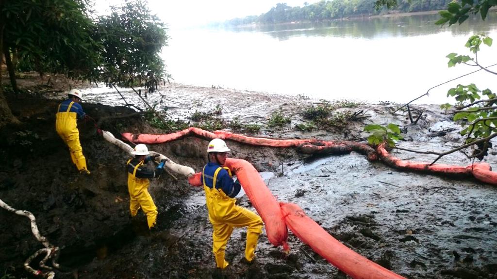 Personal de Petroecuador detecta otra amenaza en el río Daule