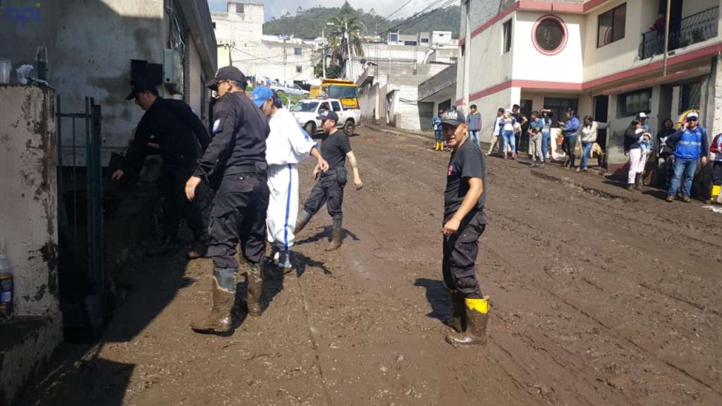 Aluvión registrado en la zona de Pinar Alto dejó 25 casas afectadas y 11 familias evacuadas