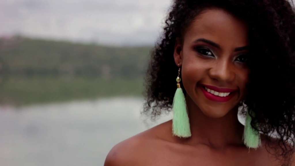 Nicole Ocles coronada Miss World Ecuador 2018