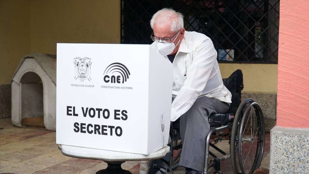 653 ecuatorianos se benefician del Voto en Casa