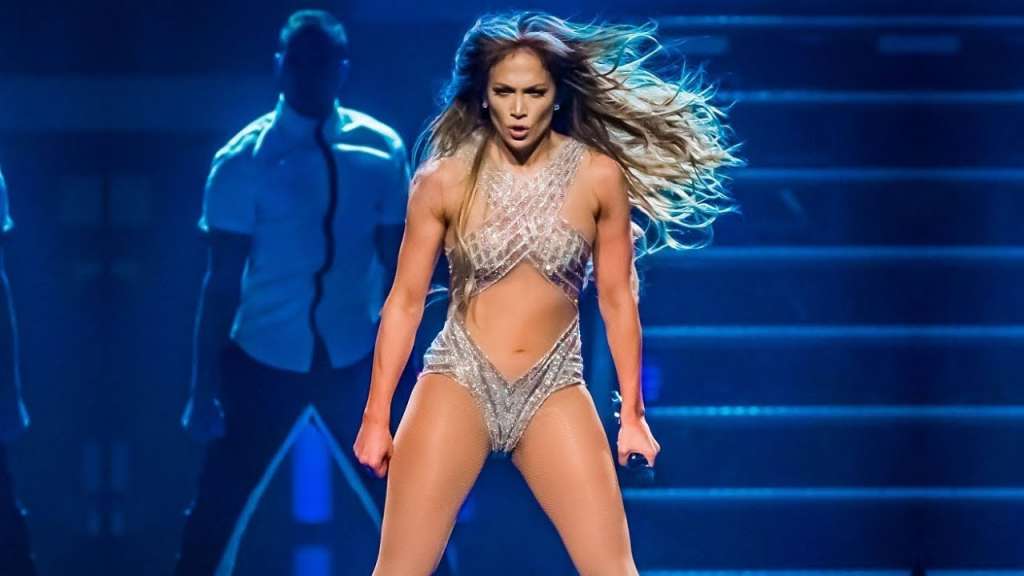 Los sorprendentes pasos de baile de la mamá de Jennifer Lopez