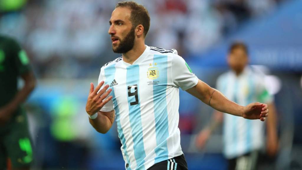 Oficial: Higuaín se retira de la selección argentina