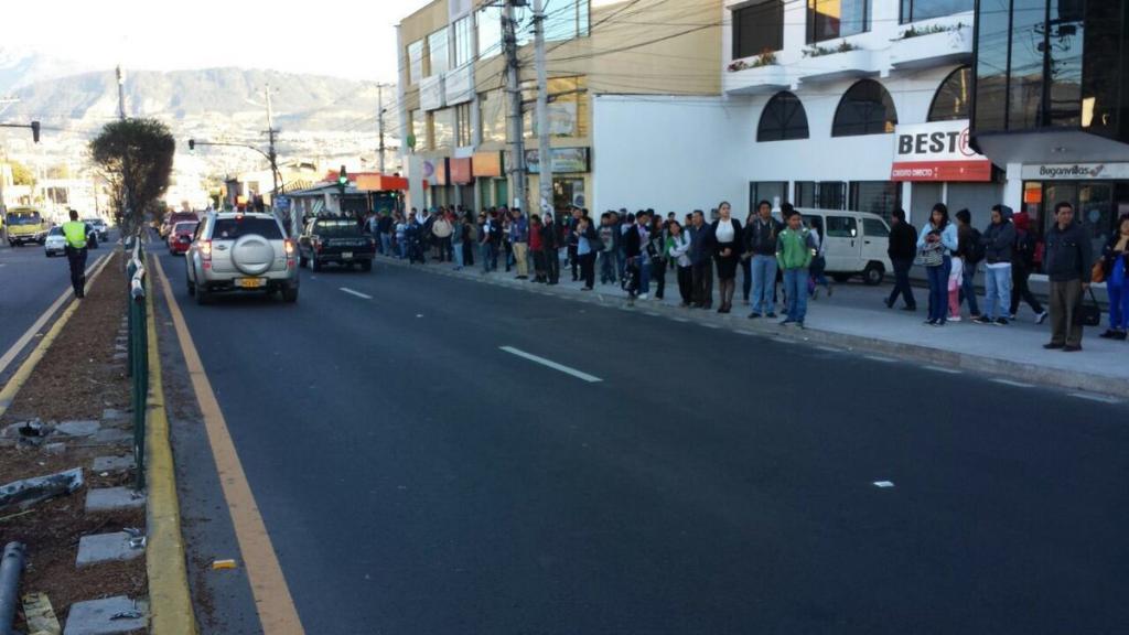 Transportistas exigen alza de pasajes al Municipio de Quito