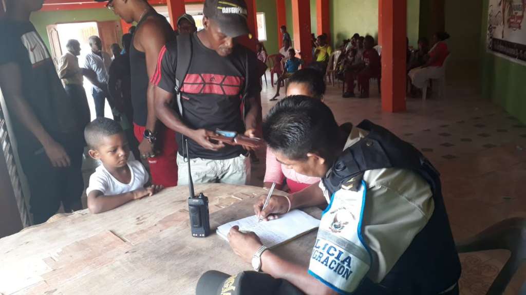 Ecuador monitorea a 248 colombianos desplazados