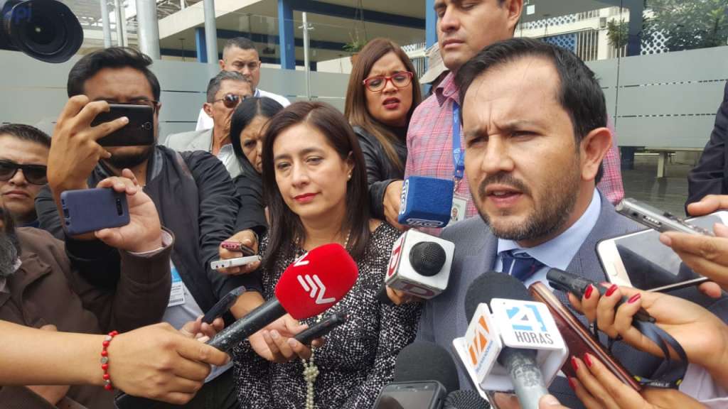 Iván Granda denuncia en Fiscalía a 17 personas presuntamente vinculadas a testaferrismo
