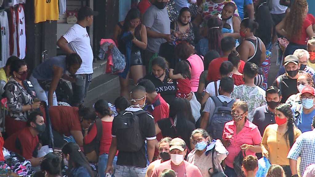 Más de 100 mil aglomeraciones en Ecuador durante pandemia