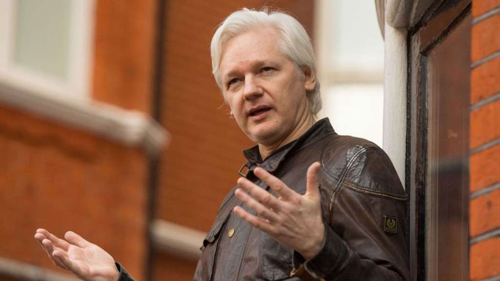 Gobierno tomó contacto con asistente legal de Assange