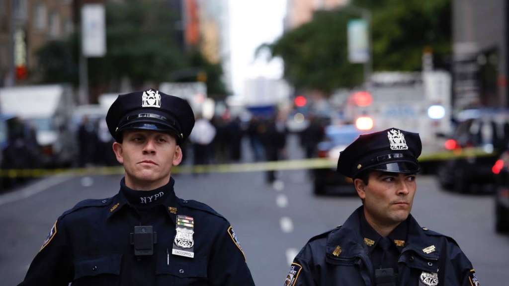 Hombre en EEUU llama a la Policía para que lo maten tras contraer coronavirus