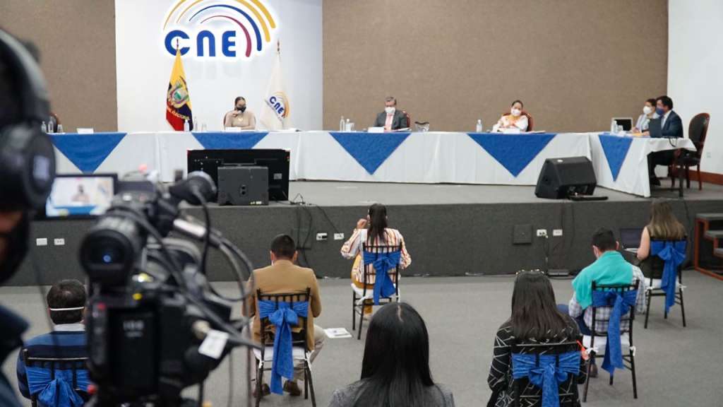 CNE elimina 4 movimientos observados por Contraloría