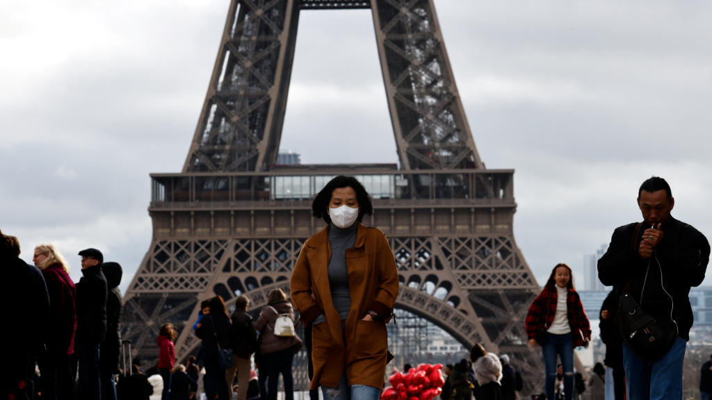 Francia supera las 70.000 muertes por coronavirus