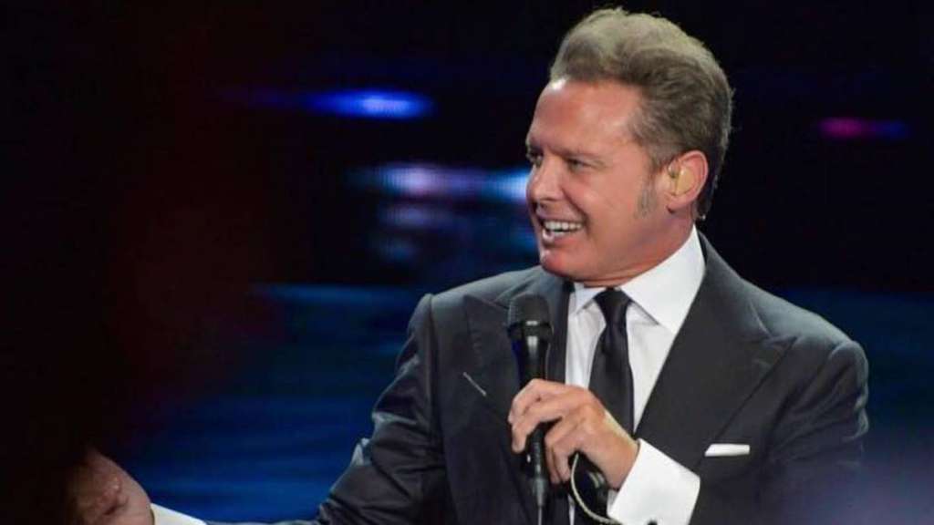 Imitador de Luis Miguel lo habría reemplazado en concierto