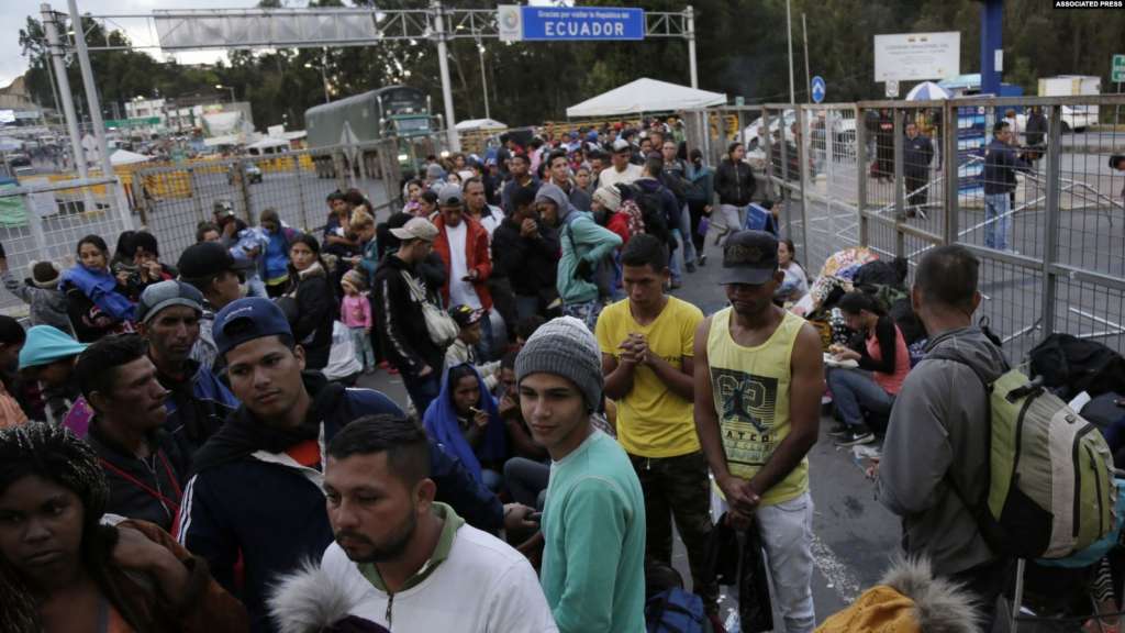 Ecuador habilita corredor humanitario para venezolanos
