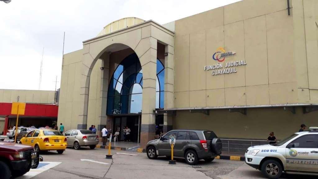 Falsa alerta de bomba en centro comercial de Guayaquil