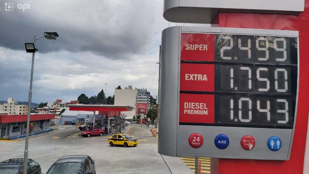 Ecuador estrenó nuevos precios de combustibles este sábado