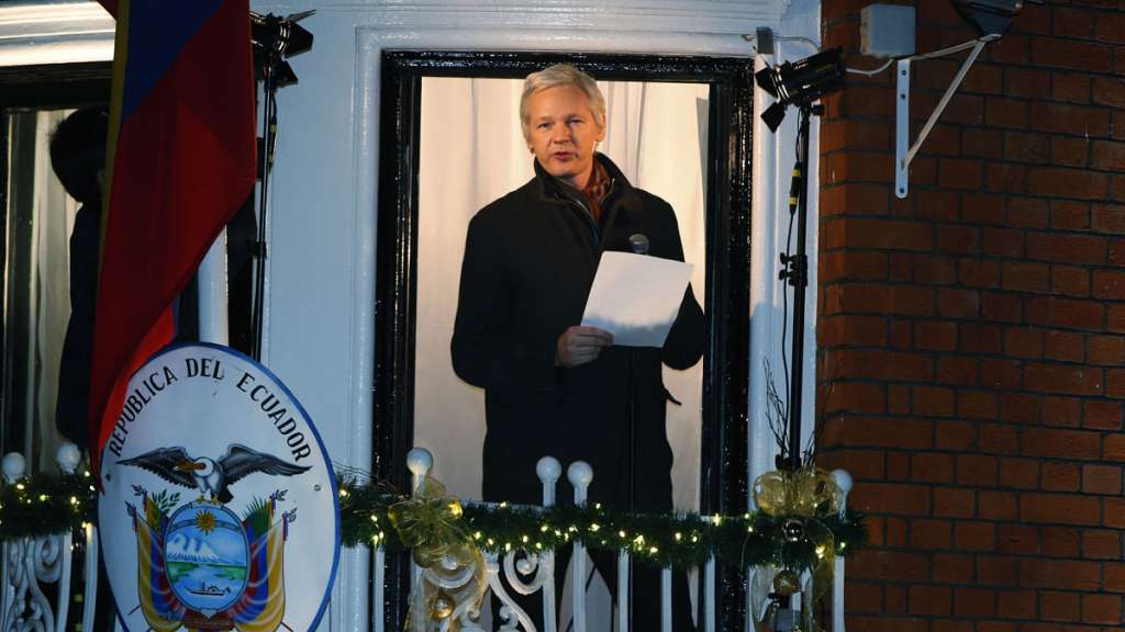 Ecuador niega deterioro de situación de Assange