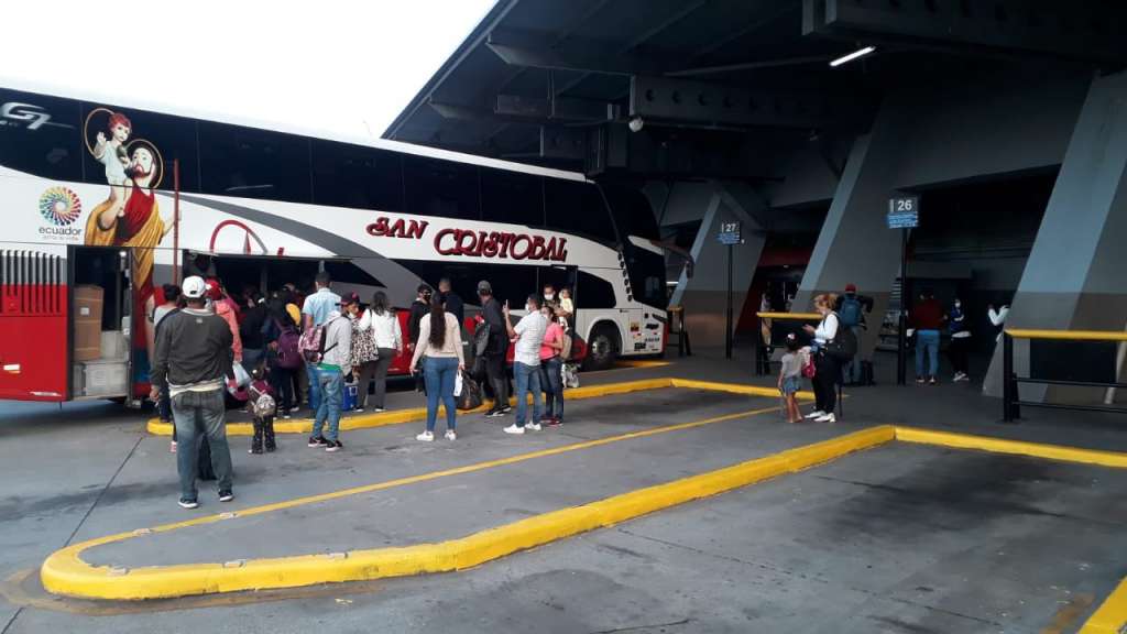 Reanudan atención en terminales tras acuerdo con Gobierno