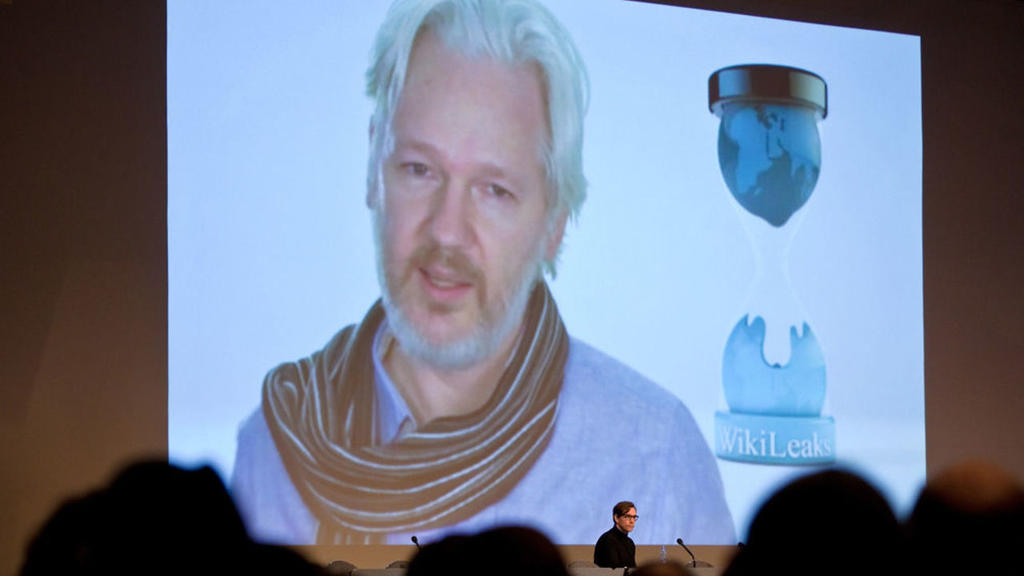 Julian Assange dará videoconferencia desde embajada en Londres