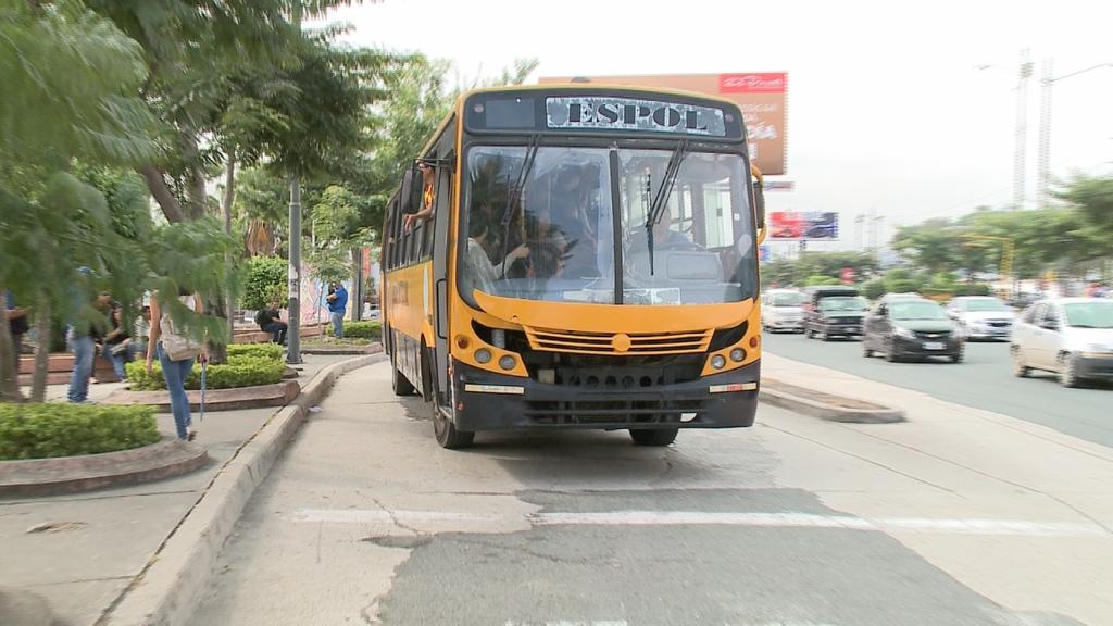 9 sujetos asaltaron bus de la ESPOL en Guayaquil