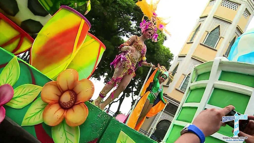 Desfile “Guayaquil es mi Destino en Carnaval y Festivales Bailables”
