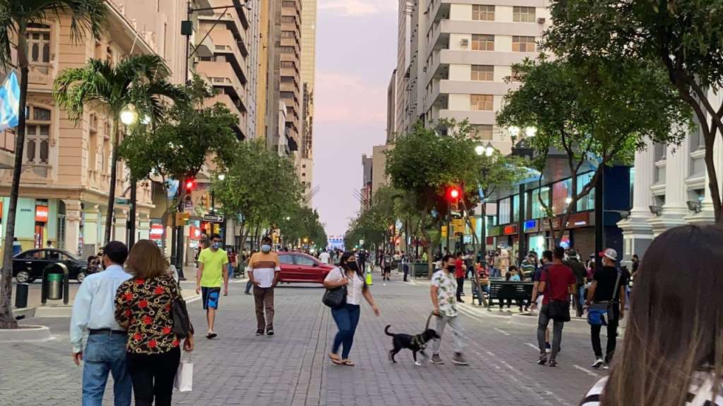 Guayaquil impone nuevas medidas para evitar propagación del virus