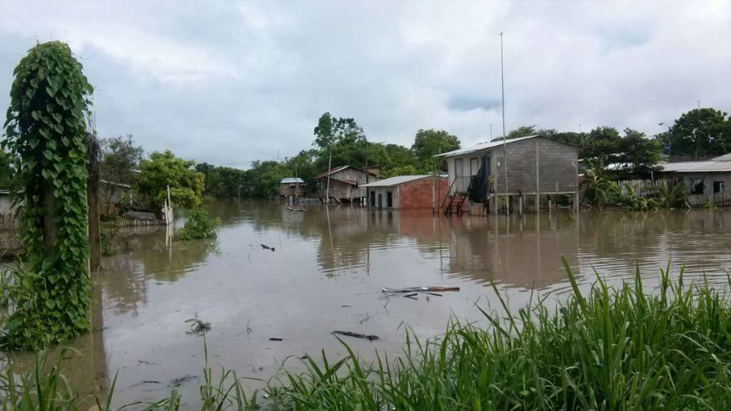 28 recintos afectados por intensas lluvias en Vinces