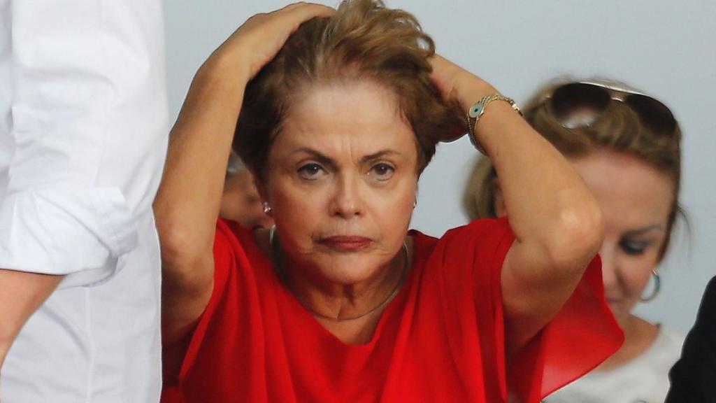 Rousseff estudia renunciar y pedir al Congreso que convoque nuevas elecciones