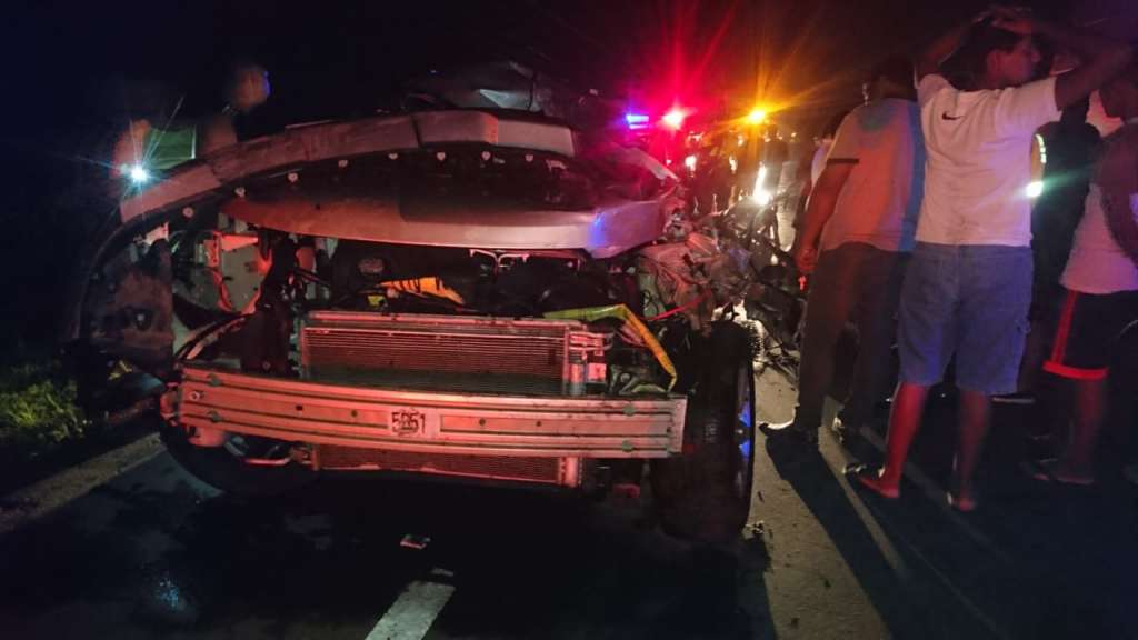 Dos muertos tras accidente en la vía Palestina-Santa Lucía