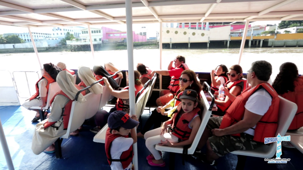 Paseos turísticos por el río Guayas