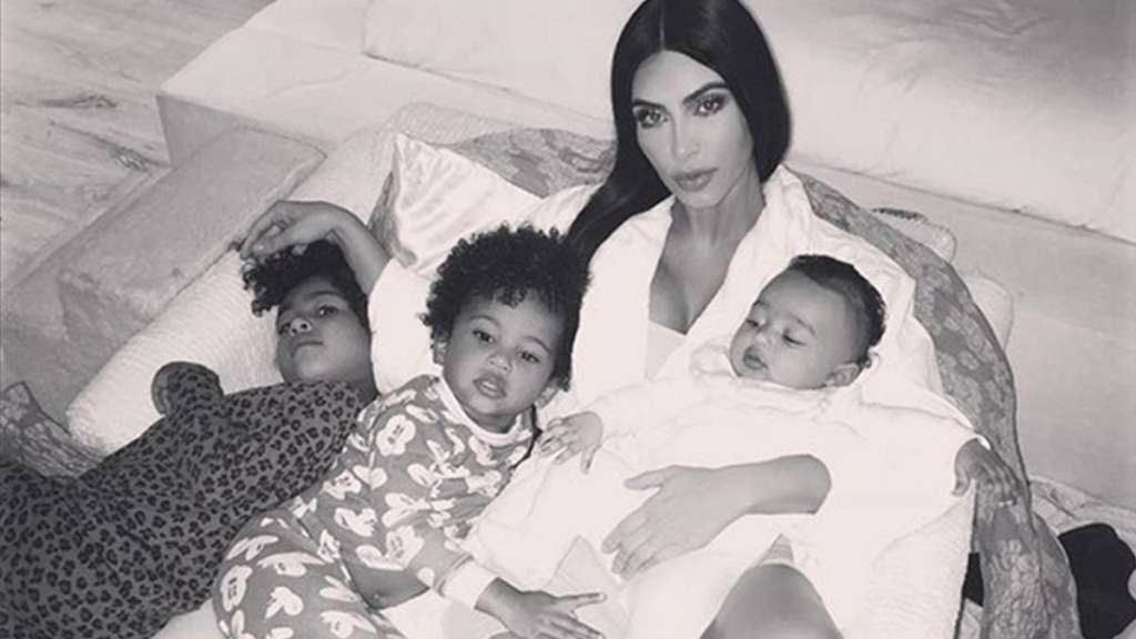 Kim Kardashian le da la bienvenida a su cuarto hijo