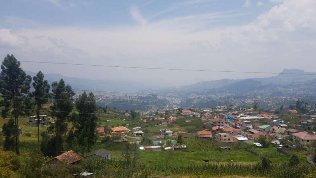 Volcán Sangay lanza ceniza sobre ciudades cercanas