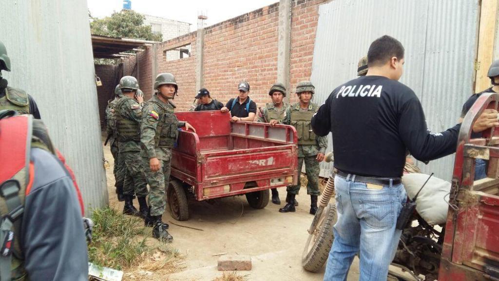 Fiscalía allana bodegas clandestinas de combustible en Huaquillas
