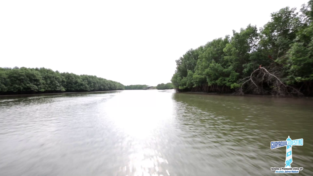 Vive la temporada en los balnearios de Guayaquil