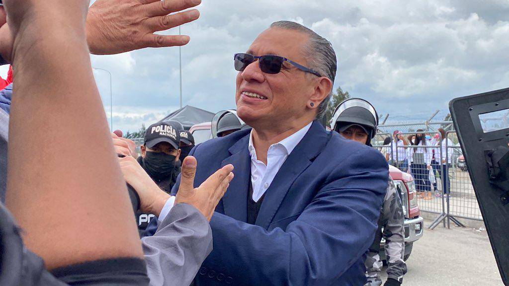 Jorge Glas deja la cárcel de Latacunga