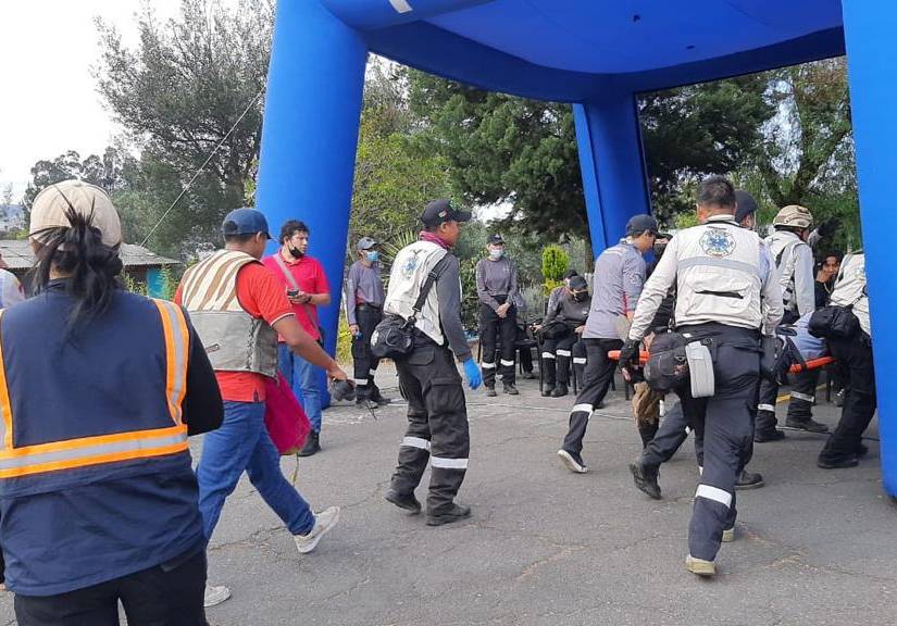 Una carpa se instaló en el lugar para atender a los lesionados durante el evento.