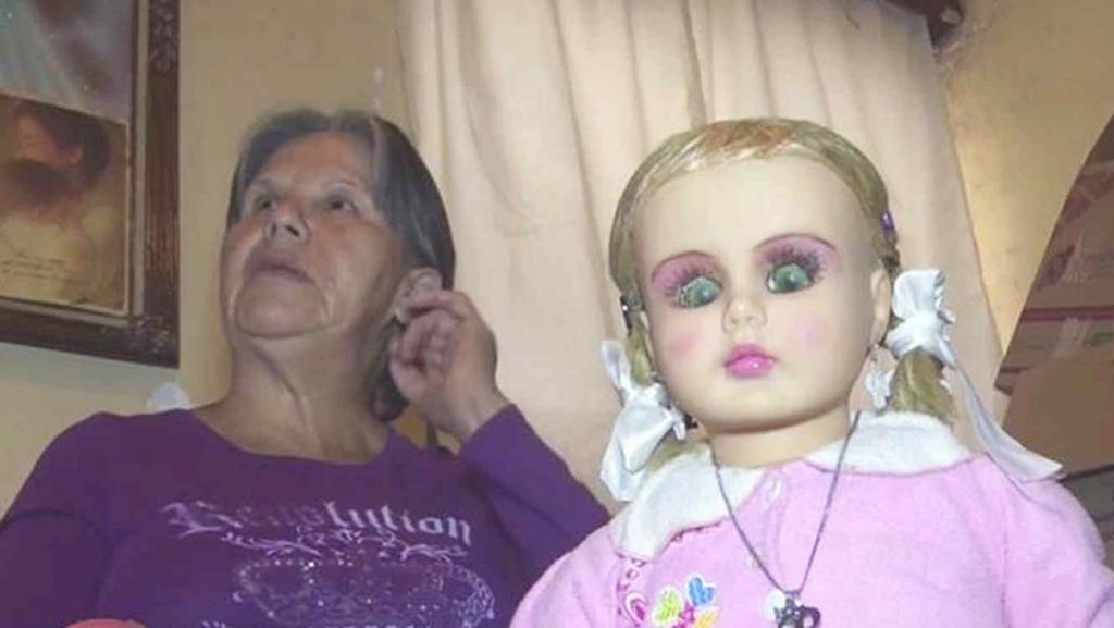 Rosita, la muñeca que atemoriza un barrio de México