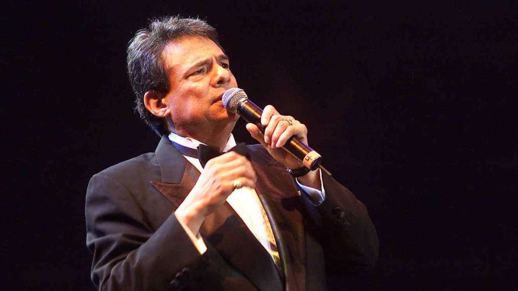 José José cumple 70 años de edad mientras lucha por su salud