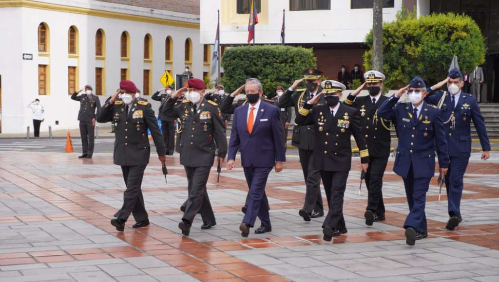 Ministro de Defensa presenta al nuevo Alto Mando Militar