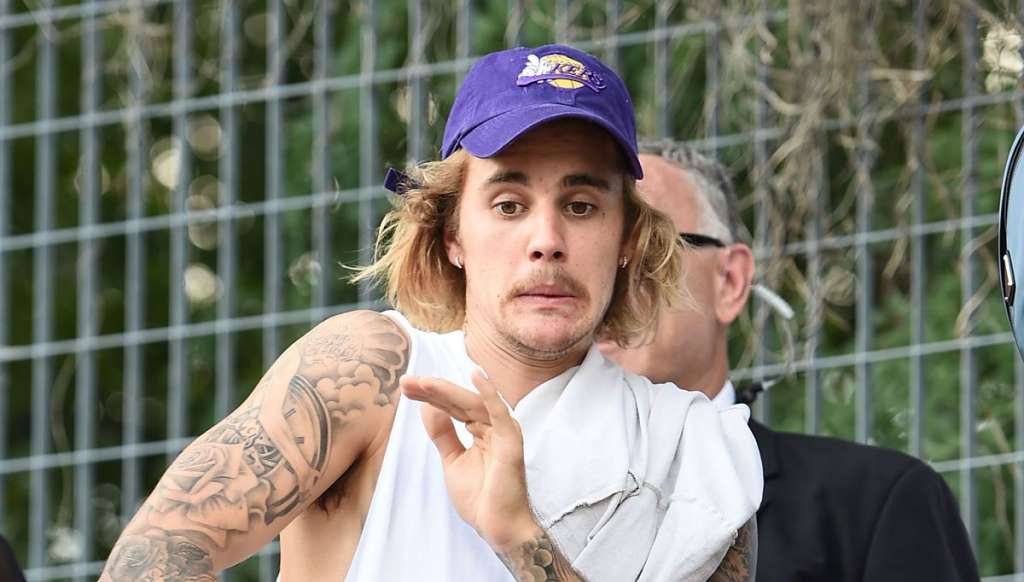 ¿Qué se tatuó Justin Bieber en la cara?