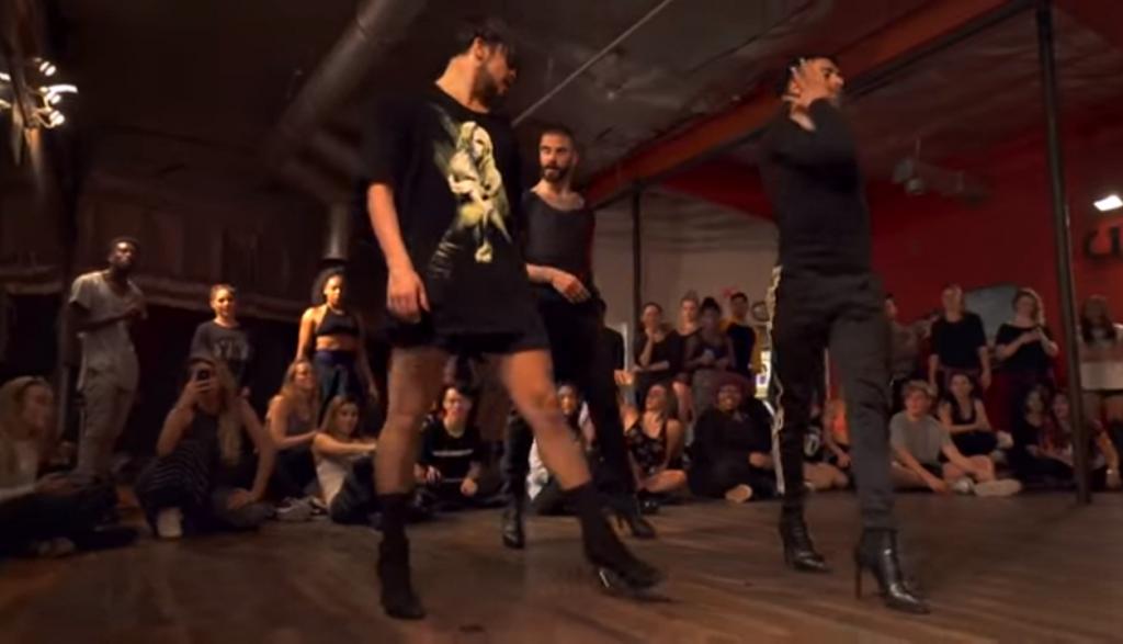 Youtube se sacude por hombres bailando en tacones tema de Britney Spears