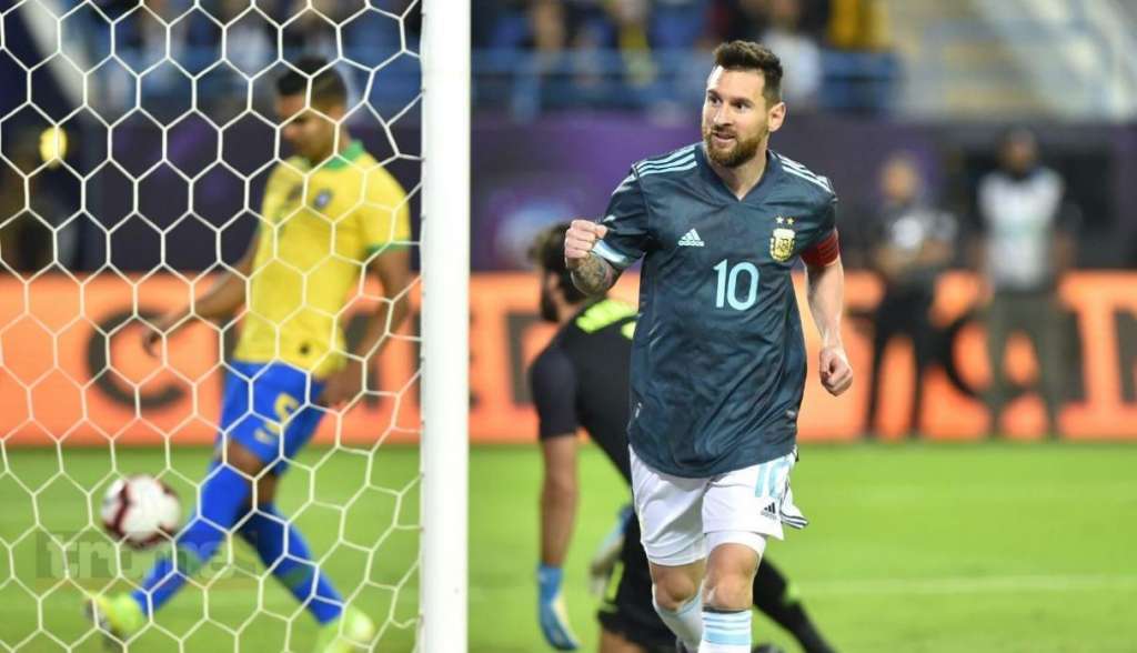 Argentina vence a Brasil con gol de Messi