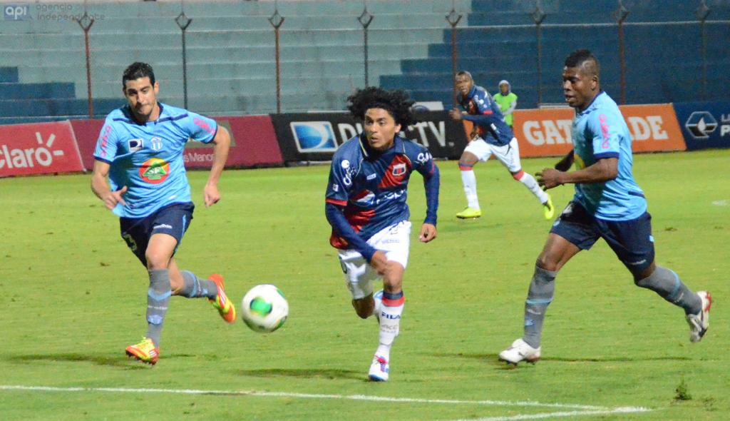Deportivo Quito derrota al Macará en un partido apretadísimo